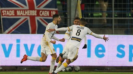 Auteur d'un joli doublé, Yassine Benzia (à gauche) a libéré le LOSC sur la pelouse de Caen ! (CHARLY TRIBALLEAU / AFP)