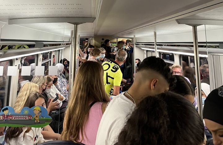 Les trains régionaux allemands sont souvent bondés, comme ici, dans la région de Berlin. (MATHILDE HLBT)