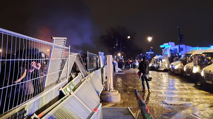 Manifestation place de la Concorde contre le 49.3 et la réforme des retraites, le 17 mars 2023. (ALAIN GASTAL/RADIOFRANCE)