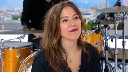 Keren Ann enrichit sa "biographie" avec un nouvel album