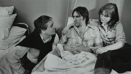 En 1980, Isabelle Huppert partage l'affiche avec&nbsp;Gérard Depardieu dans le film Loulou. Les deux acteurs sont dirigés par le cinéaste&nbsp;Maurice Pialat (à gauche de la photo). (ETIENNE GEORGE)