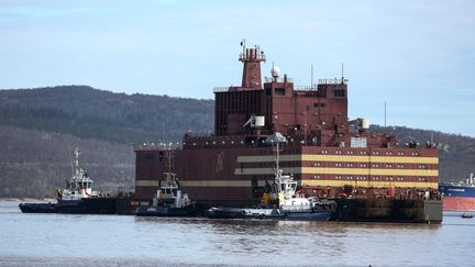 La centrale nucléaire flottante à&nbsp;Mourmansk, en Russie, le 19 mai 2018. (PAVEL LVOV / SPUTNIK / AFP)