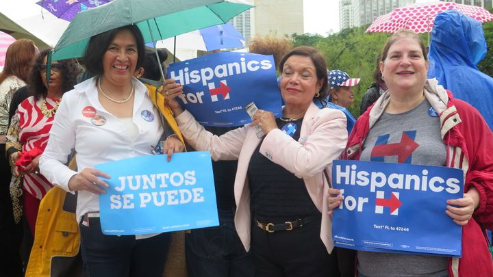Les nationalités hispaniques fortement représentées au concert de Jennifer Lopez à Miami, en soutien à Hillary Clinton. (NICOLAS MATHIAS / RADIO FRANCE)