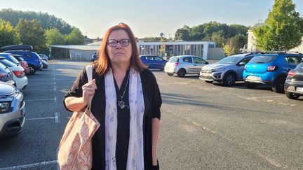 Sylvie Hopkins, professeur de lettres-histoires en Bac Pro et élue au Sgen-CFDT au lycée Viollet-le-Duc à Villiers-Saint-Frédéric (Yvelines), le 31 août 2022.&nbsp; (THOMAS GIRAUDEAU / RADIO FRANCE)