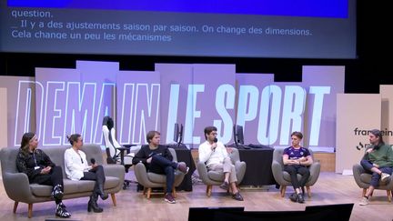 La table ronde "demain l'esport ?" lors du festival "Demain le Sport", jeudi 22 septembre 2022. (FRANCEINFO / RADIOFRANCE)