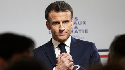 Le président français Emmanuel Macron lors de la table ronde nationale sur la diplomatie au ministère des Affaires étrangères à Paris, le 16 mars 2023. (MICHEL EULER / AFP)