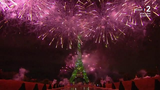 14-Juillet : l'intégrale du feu d'artifice tiré depuis la tour Eiffel à Paris