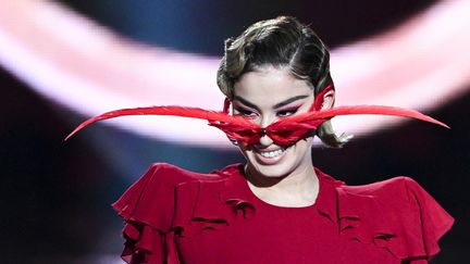 La chanteuse canadienne La Zarra, le 10 février 2023, lors de la cérémonie des Victoires de la Musique, à Boulogne-Billancourt (Hauts-de-Seine). (BERTRAND GUAY / AFP)