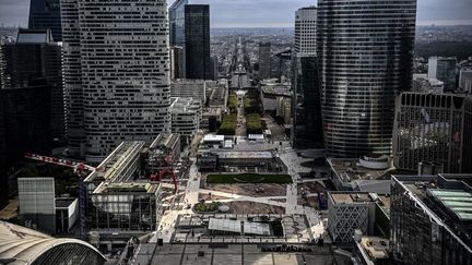 Le quartier d'affaires de La Défense, le 8 octobre 2020. (CHRISTOPHE ARCHAMBAULT / AFP)