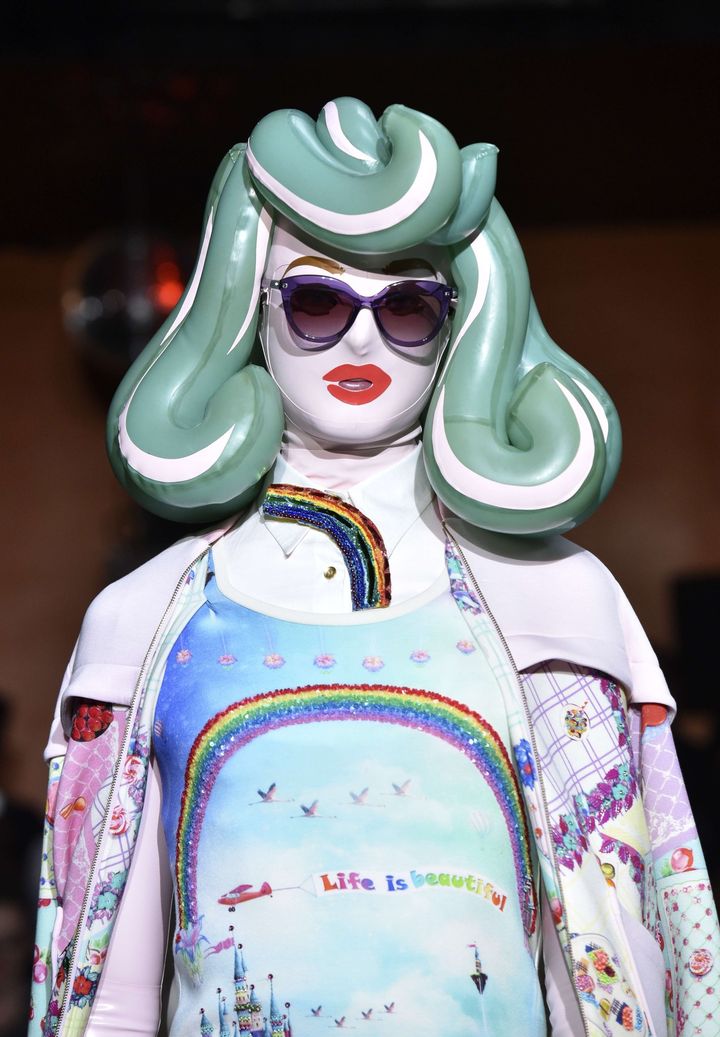 Manish Arora printemps-été 2017, à Paris.
 (Zacharie Scheurer/AP/SIPA)