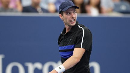 Le Néerlandais Botic Van de&nbsp;Zandschulp a fait tomber l'Argentin Diego Schwartzman en huitièmes de finale de l'US Open, dimanche 4 septembre 2021. (ELSA / GETTY IMAGES NORTH AMERICA / AFP)