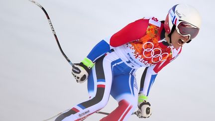 La sortie de piste de &nbsp;Marie Marchand-Arvier, seule Fran&ccedil;aise engag&eacute;e en super-G &agrave; Sotchi le 15 f&eacute;vrier 2015 (FABRICE COFFRINI / AFP)