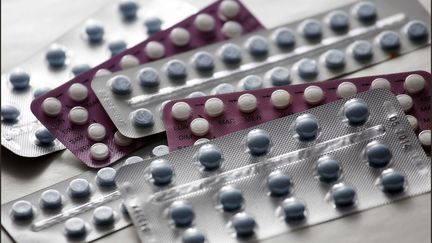 La mesure étend le dispositif créé en 2013 pour les mineures de 15 à 17 ans, qui "bénéficient de la gratuité de la contraception prescrite par un médecin ou une sage-femme et de la dispense d'avance de frais sur ces soins". (MAXPPP)