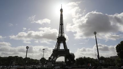 Paris : la tour Eiffel fête ses 300 millions de visiteurs