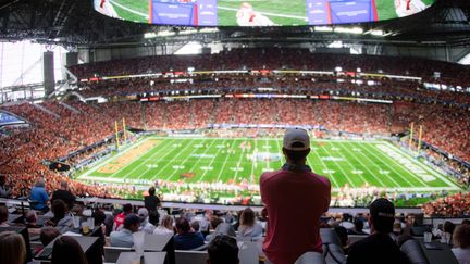 Aux États-Unis, Cosm propose des matchs et des spectacles en 