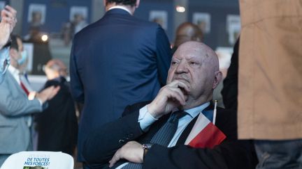 The mayor of Issy-les-Moulineaux (Hauts-de-Seine), André Santini, on June 18, 2021, in Boulogne-Billancourt.  (SERGE TENANI / HANS LUCAS / AFP)