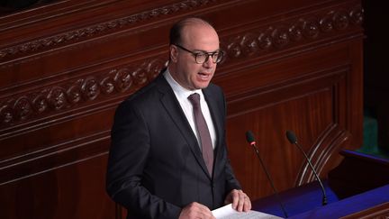 Le Premier ministre tunisien,&nbsp;Elyes Fakhfakh, à l'Assemblée des représentants du peuple (ARP), le parlement du pays, à Tunis le 26 février 2020 (FETHI BELAID / AFP)