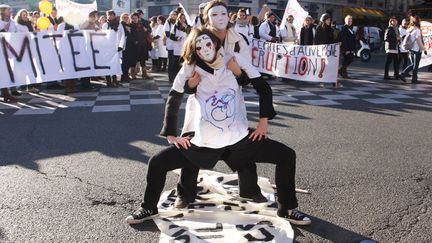 Manifestation de sages-femmes &agrave; Paris, le 16 d&eacute;cembre 2013. (SEVGI / SIPA)