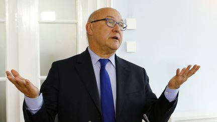 &nbsp; (Michel Sapin à Berne en juin dernier. © REUTERS/Denis Balibouse)