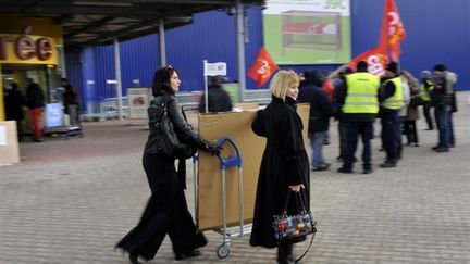 L'accès aux magasins Ikea (ici celui de Saint-Priest près de Lyon) a été perturbé par un mouvement social sans précédent (AFP - PHILIPPE MERLE)