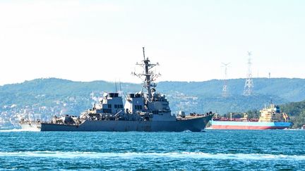 The American warship "USS Laboon"in the Bosphorus Strait in Istanbul, June 11, 2021. (MUHAMMED GENCEBAY GUR / ANADOLU AGENCY / AFP)