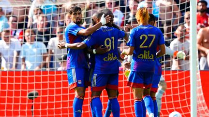 Les joueurs de l'OL lors de leur victoire 2-0 en amical face à Feyenoord, le 24 juillet 2022 à Rotterdam. (GEERT VAN ERVEN / ORANGE PICTURES / DPPI via AFP)