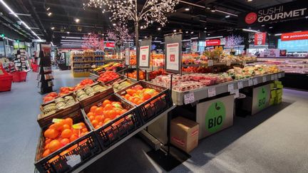 L'intérieur d'un supermarché à Paris le 13 février 2023. (RICCARDO MILANI / HANS LUCAS / AFP)