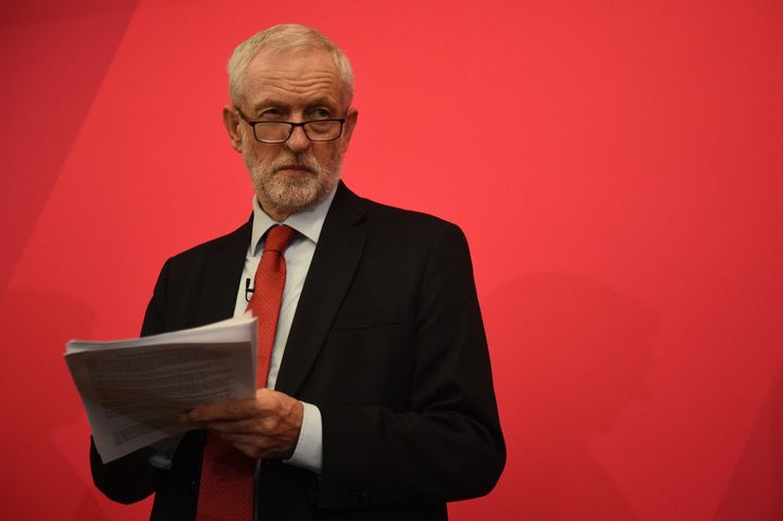 Le leader du Parti travailliste, Jeremy Corbyn, lors d'un meeting à Lancaster (Royaume-Uni), le 15 novembre 2019. (OLI SCARFF / AFP)