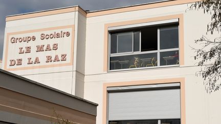 L'école "Le Mas de la Raz" à Villefontaine en Isère, dont le directeur a été mis en examen, en mars 2015 pour pédophilie. Photo prise le 24 mars 2015. (PHILIPPE DESMAZES / AFP)