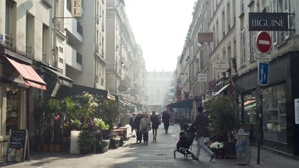 Dans certaines rues de la capitale le nuage &eacute;tait visible &agrave; l'&oelig;il nu. (XAVIER FRANCOLON / SIPA)