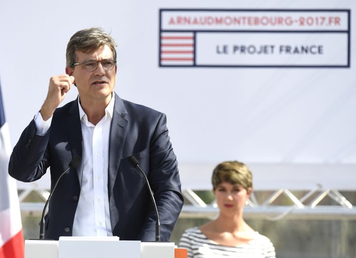 L'ancien ministre de l'Economie Arnaud Montebourg annonce sa candidature à la présidentielle de 2017, à la Fête de la rose de Frangy-en-Bresse (Saône-et-Loire), le 21 août 2016. (PHILIPPE DESMAZES / AFP)