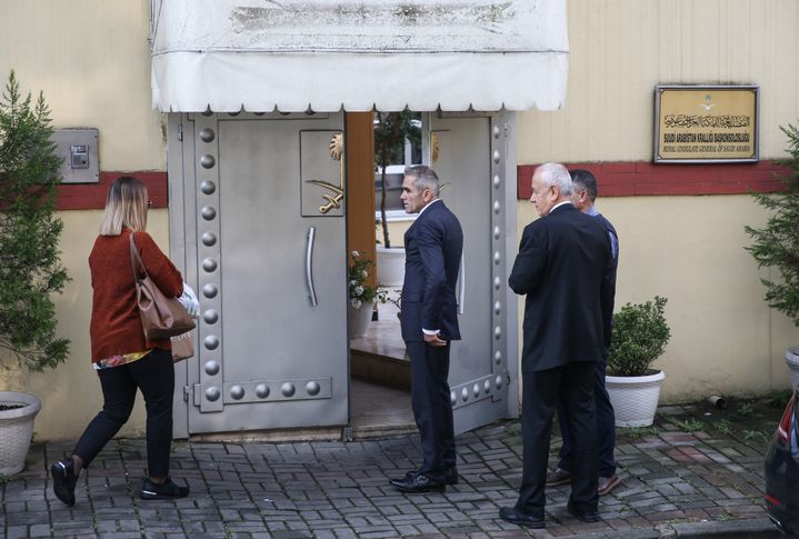 L'entrée du consulat d'Arabie saoudite à Istanbul (Turquie), le 12 octobre 2018. (ELIF OZTURK / ANADOLU AGENCY / AFP)