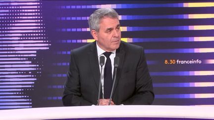 Le président Les Républicains (LR) de la région Hauts-de-France, Xavier Bertrand, le 26 janvier 2024 sur franceinfo. (FRANCEINFO / RADIO FRANCE)