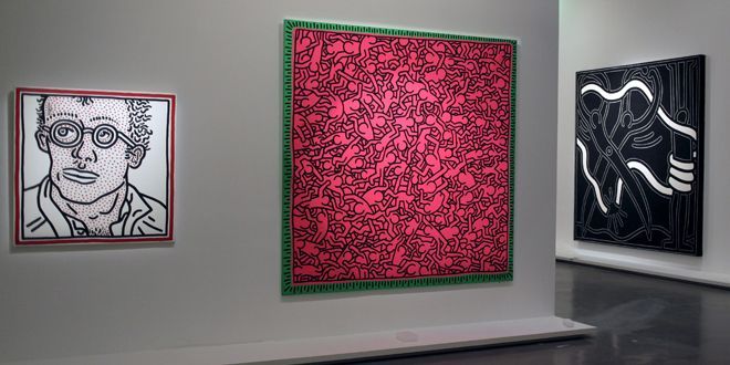 A l'exposition "Keith Haring, The Political Line" au Musée d'Art Moderne de la Ville de Paris, 2013.
 (Julien Fontenay / AFP)