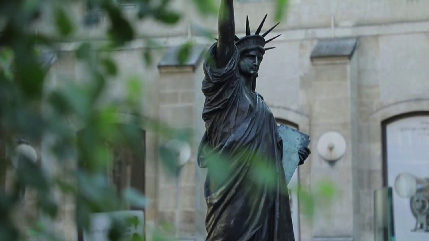 the little sister of the Statue of Liberty has arrived in New York ...