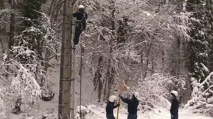 Intempéries : une vaste partie de la France recouverte de neige