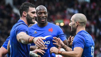 Charles Ollivon, Sekou Macalou et Maxime Lucu lors du match entre la France et le Japon, le 20 novembre 2022 à Toulouse. (MATTHIEU MIRVILLE / AFP)