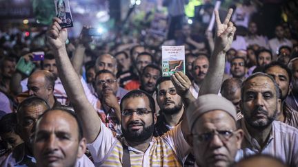 Ferveur lors du dernier meeting des Fr&egrave;res musulmans, le 20 mai 2012. (MOSA'AB ELSHAMY / CITIZENSIDE / AFP)