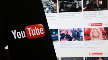 You Tube a passé en "mode restreint" de nombreuses vidéos de comptes LGBT, dimanche 19 mars 2017. (SERGEI KONKOV / TASS / GETTY IMAGES)