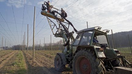 Un tracteur en Bavi&egrave;re (Allemagne), le 17 d&eacute;cembre 2011. (AFP)