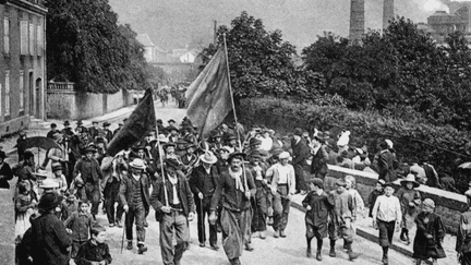 En 1906, le bassin minier de Courrières s'était mis en grève après la mort d'un millier de mineurs dans un accident d'exploitation.