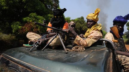 Des rebelles de la S&eacute;l&eacute;ka, le 10 janvier 2013, en Centrafrique. (SIA KAMBOU / AFP)