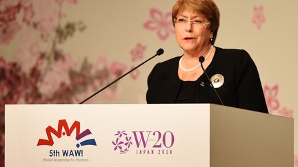 La haut-commissaire des Nations unies aux droits de l'homme, Michelle Bachelet, à l'occasion de la World Assembly for Women, à Tokyo (Japon), samedi 23 mars 2019.&nbsp; (CHARLY TRIBALLEAU / AFP)