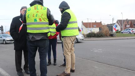 Des "gilets jaunes" le 15 décembre 2018 à Saomain, dans le Nord (FRANÇOIS CORTADE / FRANCE-BLEU NORD)