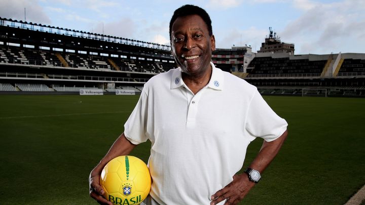 Pelé en 2014 à Vila Belmiro, le stade de Santos. (FRIEDEMANN VOGEL / GETTY IMAGES)