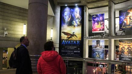 L affiche du film Avatar2 à l UGC du Forum des Halles, Paris, le 9 décembre 2022. (QUENTIN DE GROEVE / HANS LUCAS)