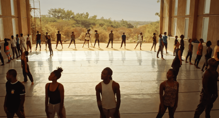 The dancers of the École des Sables du Senegal rehearsing Pina Bausch's show "The Rite of Spring"in the documentary "Dancing Pina"in theaters since April 12 (Copyright mindjazz pictures 2022)