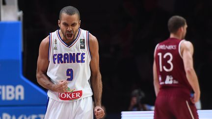 Tony Parker, lors du quart de finale de l'Eurobasket contre la Lettonie, &agrave; Villeneuve-d'Ascq (Nord), le 15 septembre. (EMMANUEL DUNAND / AFP)