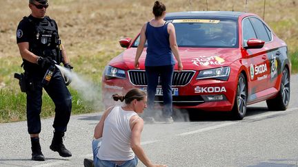 Plusieurs spectateurs impriudents ou incivils ont donné des sueurs froides aux cyclistes du Tour de France, cette année. L'intervention des gendarmes lors d'une manifestation a également provoqué l'arrêt de la course. Une Grande boucle mouvementée.