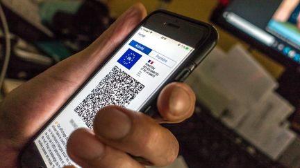 Le QR code du pass sanitaire sur un téléphone, le 26 juillet 2021.&nbsp; (MAXPPP)